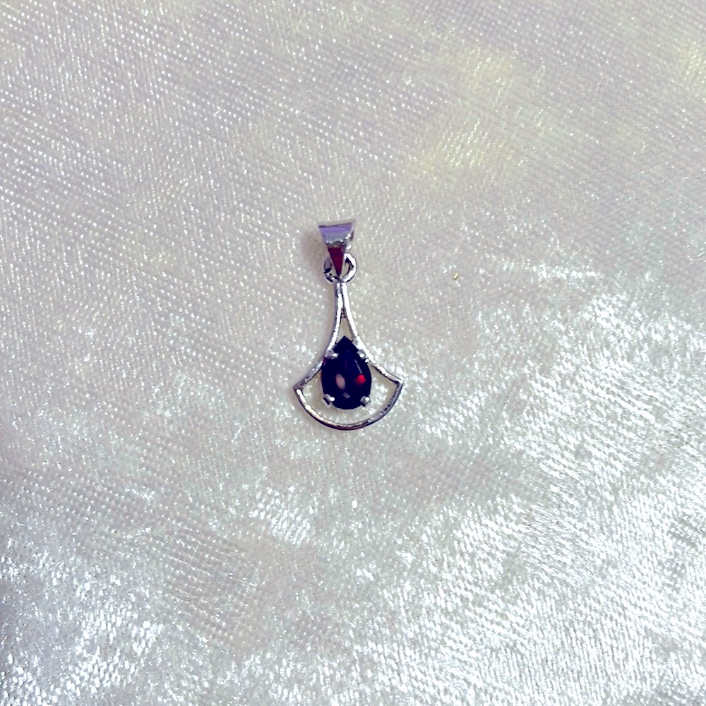 925 January birthstone pendant